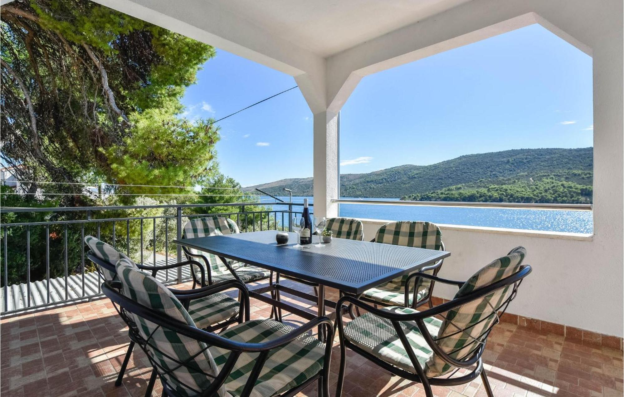 Nice Home In Poljica With House Sea View Marina Extérieur photo