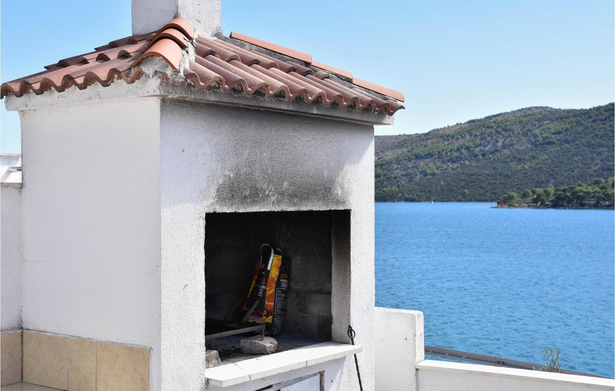 Nice Home In Poljica With House Sea View Marina Extérieur photo